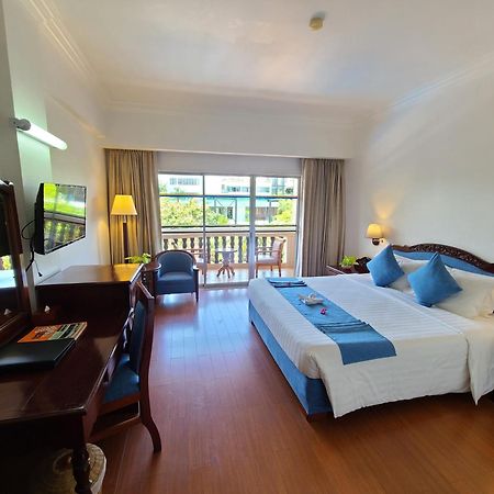 Somadevi Angkor Premium Hotel Сием Реап Екстериор снимка