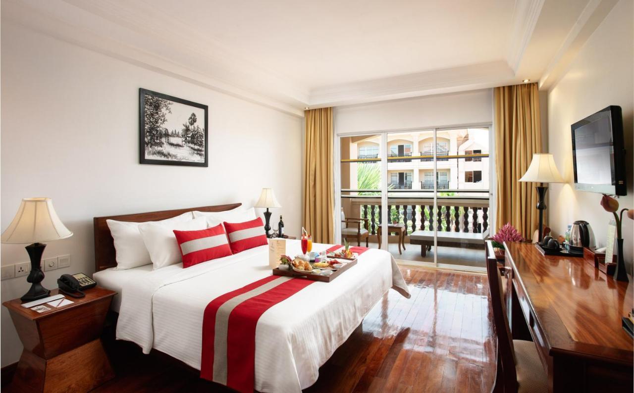 Somadevi Angkor Premium Hotel Сием Реап Екстериор снимка