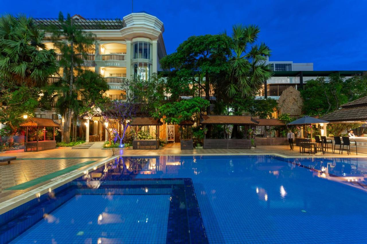Somadevi Angkor Premium Hotel Сием Реап Екстериор снимка