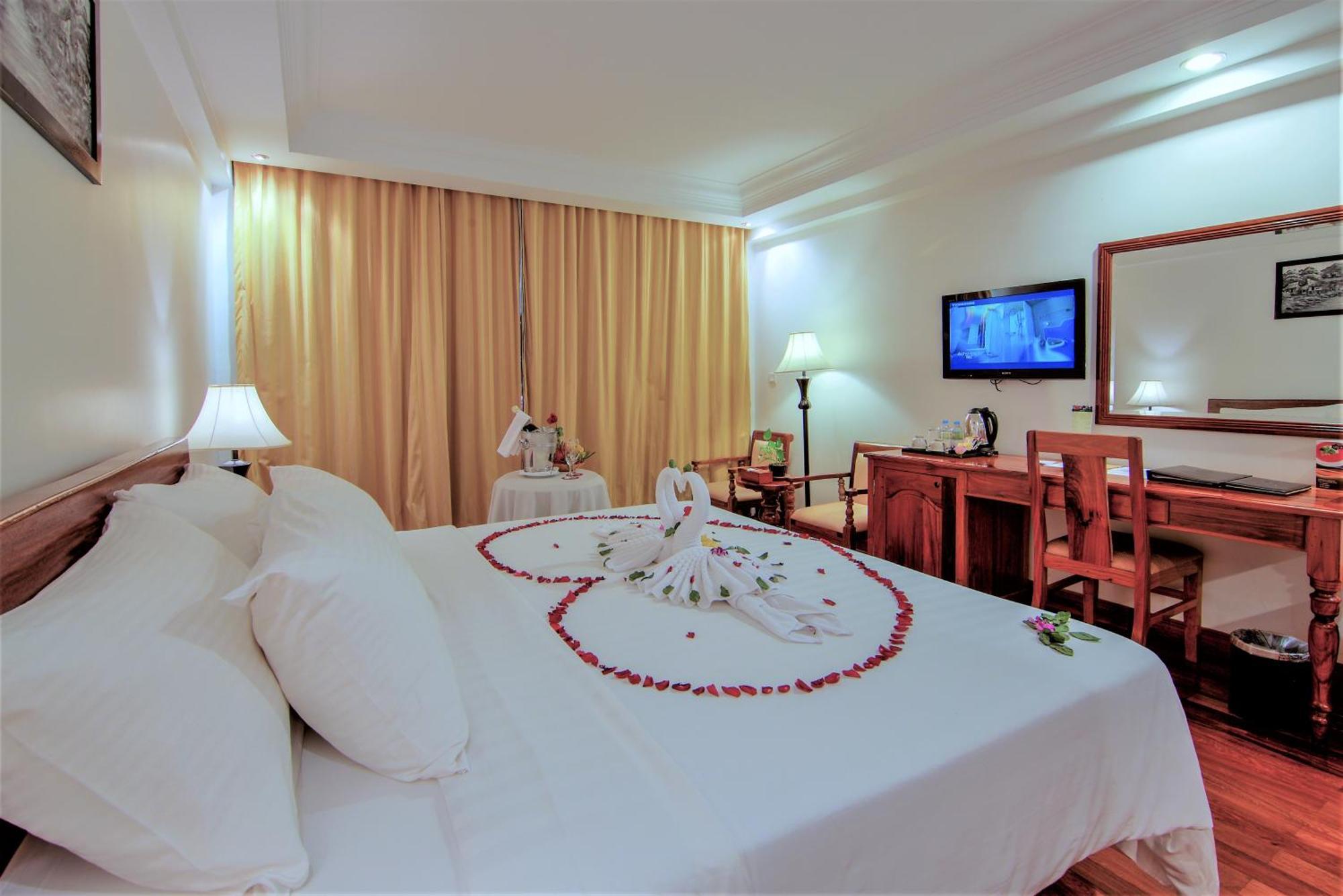 Somadevi Angkor Premium Hotel Сием Реап Екстериор снимка