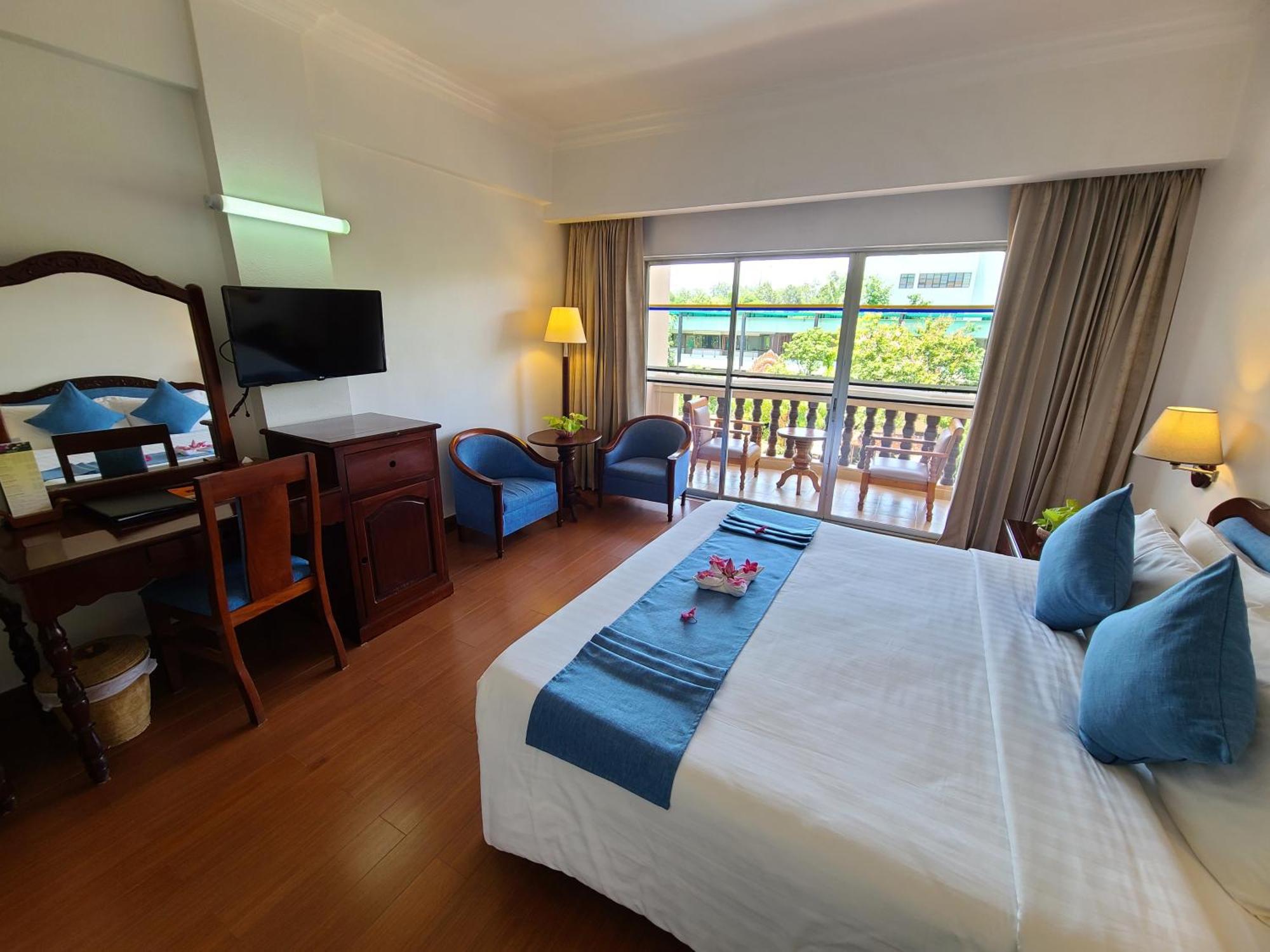 Somadevi Angkor Premium Hotel Сием Реап Екстериор снимка