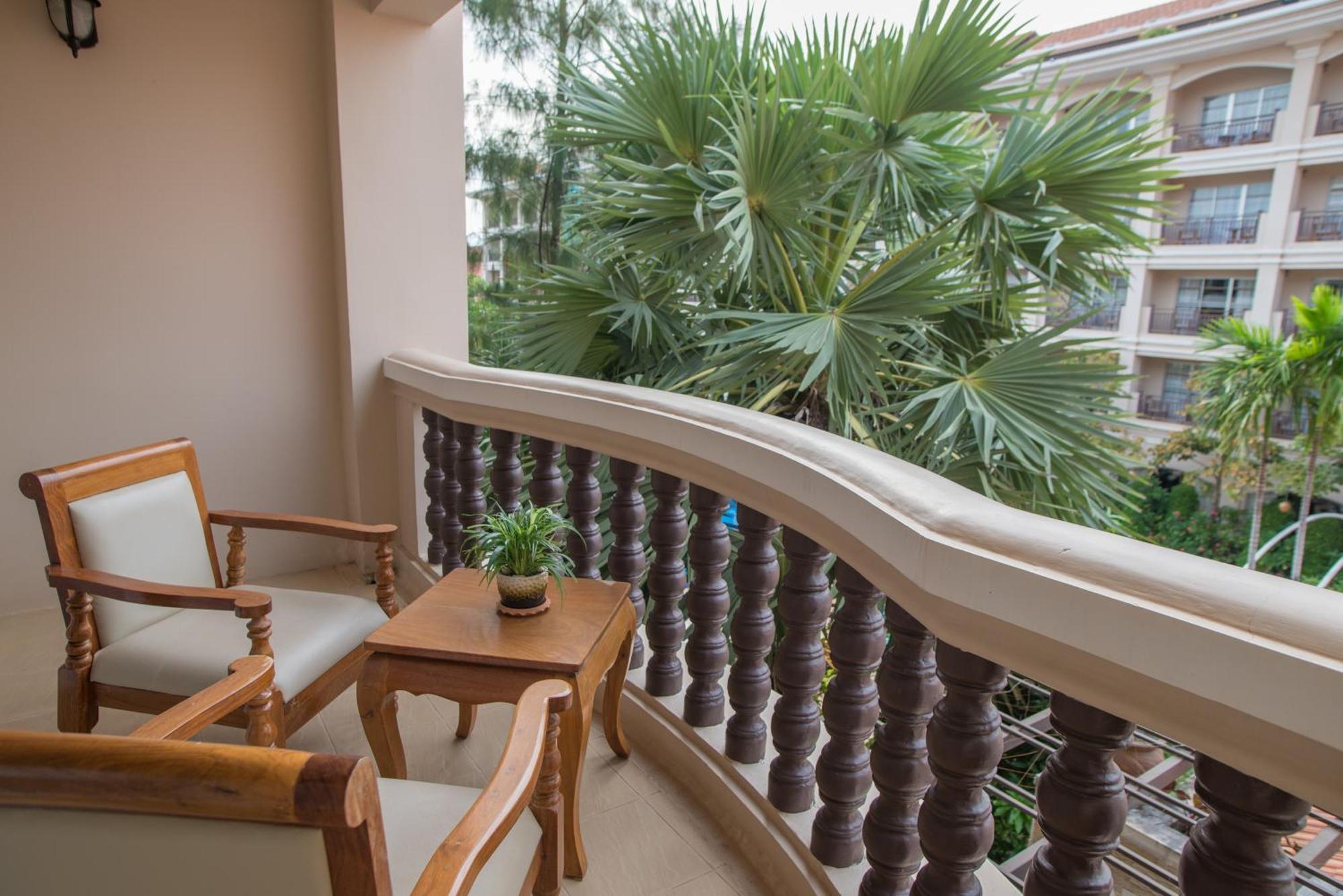 Somadevi Angkor Premium Hotel Сием Реап Екстериор снимка