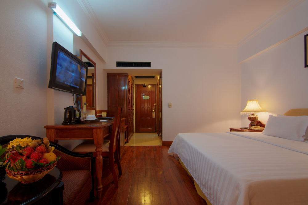 Somadevi Angkor Premium Hotel Сием Реап Екстериор снимка